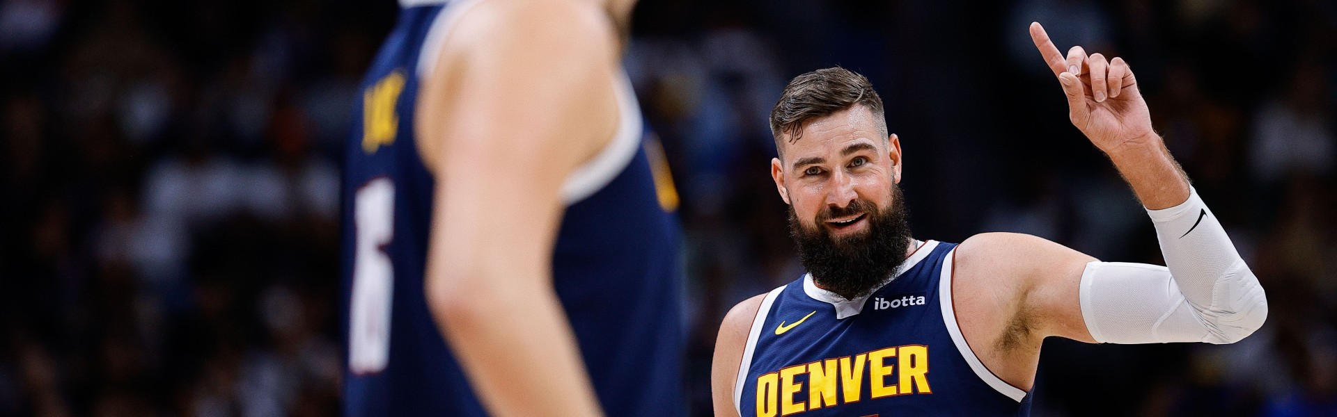 乐鱼官方-张佳玮：武切维奇被约基奇&amp;瓦兰上课 绿军可能真得等塔图姆出来了