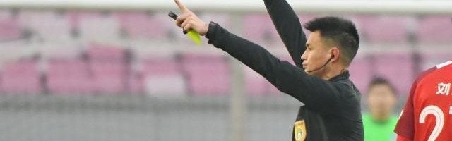 乐鱼网官网入口-足协开21赛季最重罚单 围攻裁判历来属重典治乱