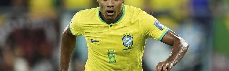 乐鱼网页版-记者：34岁后卫桑德罗小腿肌肉受伤，可能退出本期巴西队