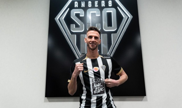 乐鱼网官网-官方：昂热租借阿贾克斯中场范登博门至本赛季结束