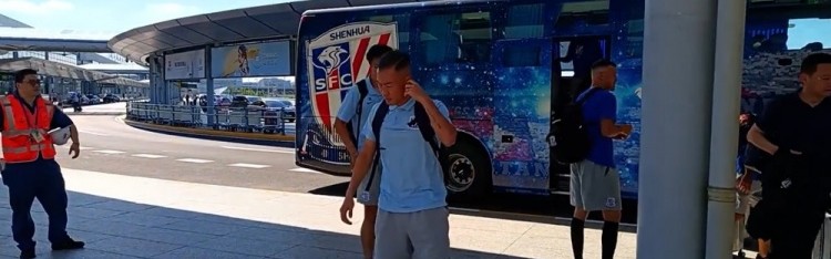 乐鱼网下载-记者：吴曦、李可、谢鹏飞随申花出征武汉，路易斯未随队